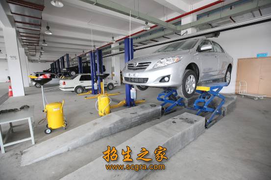 汽車實訓(xùn)室