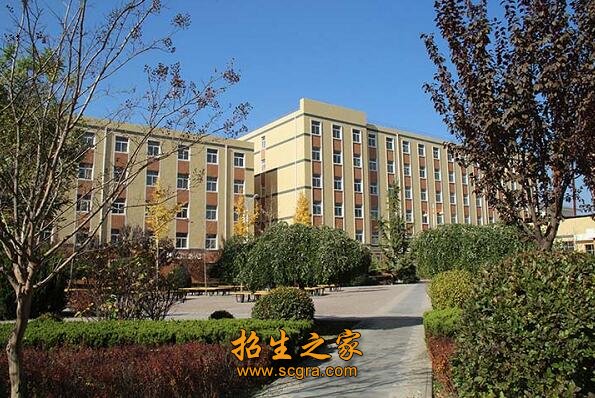 校園風(fēng)光