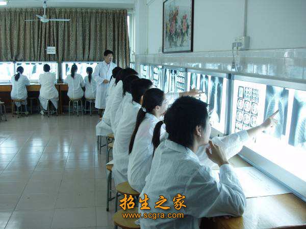 四川衛(wèi)生學(xué)校