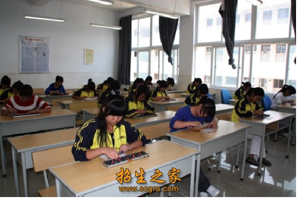 開遠(yuǎn)市職業(yè)高級中學(xué)2018年錄取分?jǐn)?shù)線
