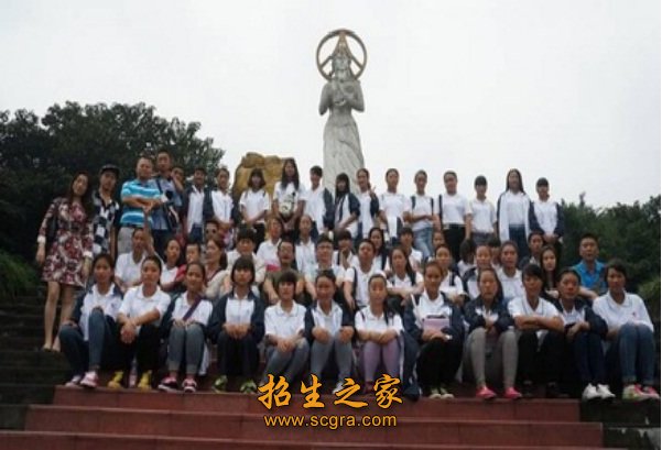 四川省長(zhǎng)寧縣職業(yè)高級(jí)中學(xué)校的收費(fèi)情況和助學(xué)情況