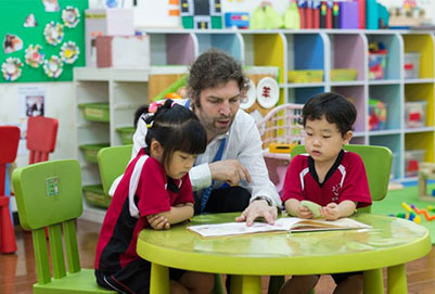 成都幼兒師范學(xué)?？梢詫Ｉ締?