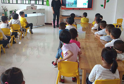 女生報讀貴陽幼師學(xué)校的幼師專業(yè)如何
