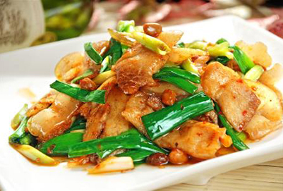 成都廚師學(xué)校：學(xué)烹飪那個專業(yè)好?