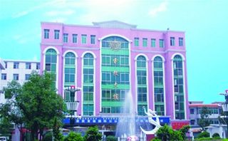 四川省石棉縣職業(yè)高級中學(xué)的校園環(huán)境怎么樣