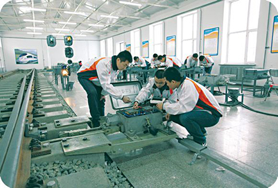 成都鐵路機電工程學校的教學內容是什么