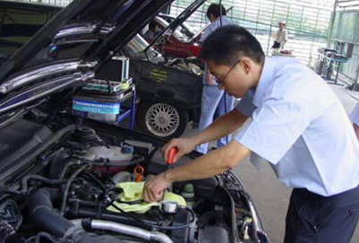 成都五月花高級技工學(xué)校：汽車檢測與維修前景好嗎?