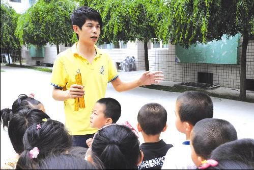 成都幼師中專學(xué)男幼師的就業(yè)前景