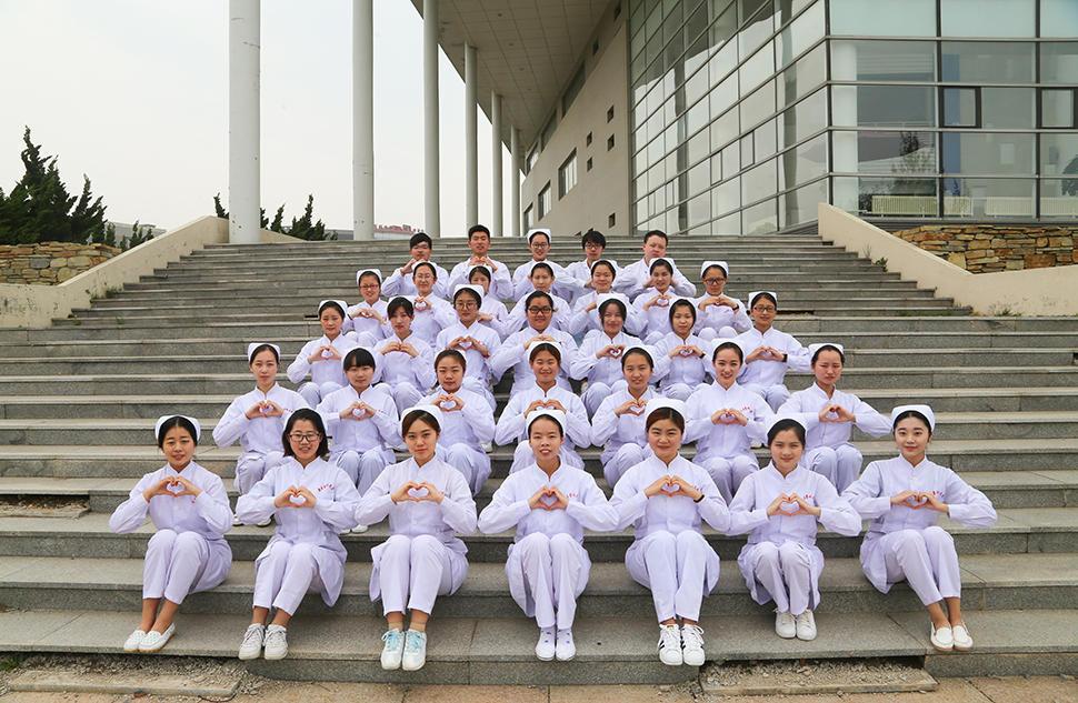 成都溫江衛(wèi)校護理專業(yè)要學多少年