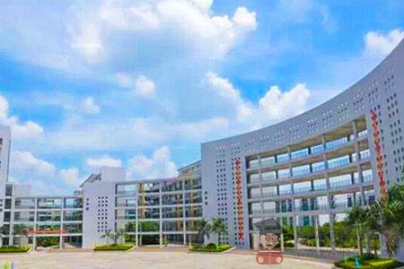 貴州航空學(xué)校是按照什么標(biāo)準(zhǔn)收費(fèi)的？