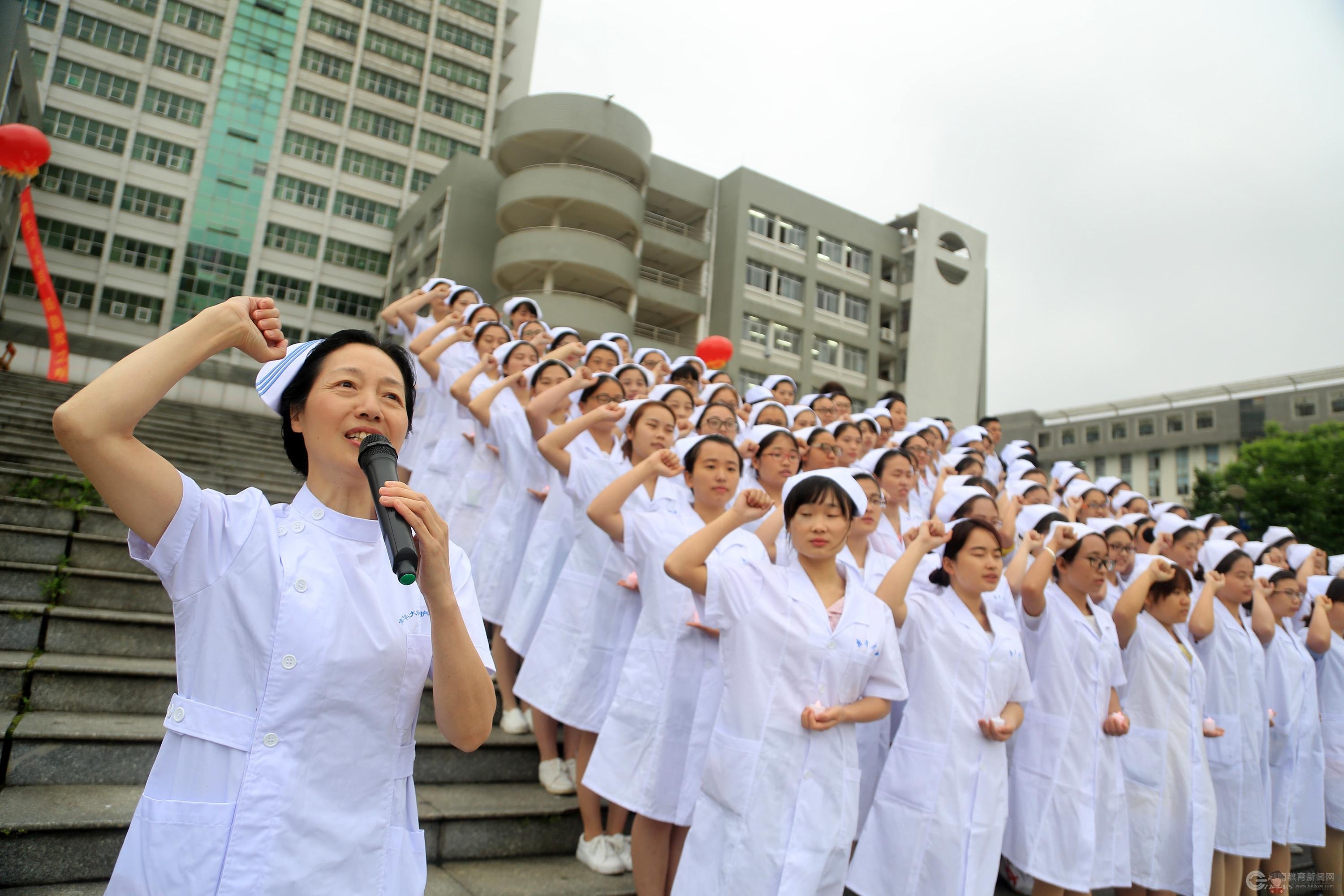 四川衛(wèi)生學(xué)校開設(shè)的口腔醫(yī)學(xué)專業(yè)有什么課程？