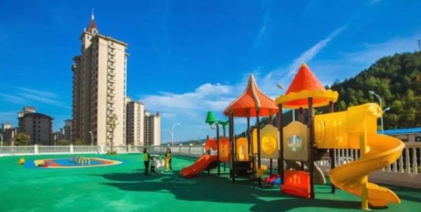 重慶幼兒師范學(xué)校的學(xué)費(fèi)貴不貴？